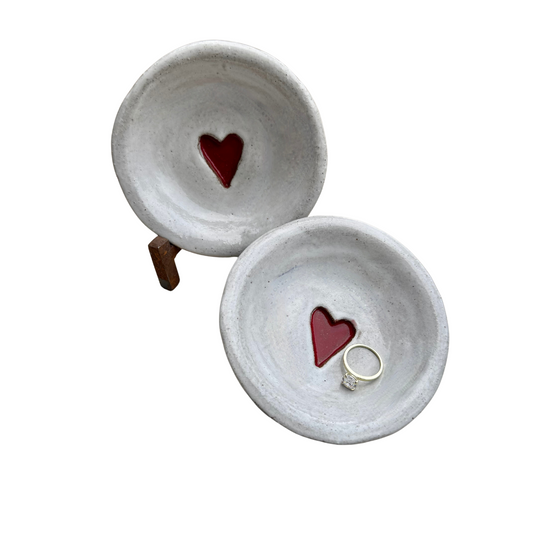Ring Dish Red Heart 4" Antique White