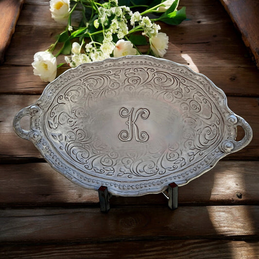 Lizzy Veronica Server w/Initial Small