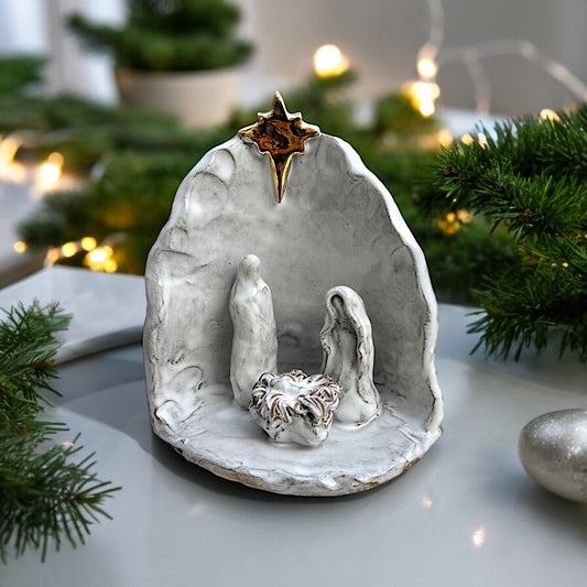 Nativity Antique White w/22K Gold Star Medium