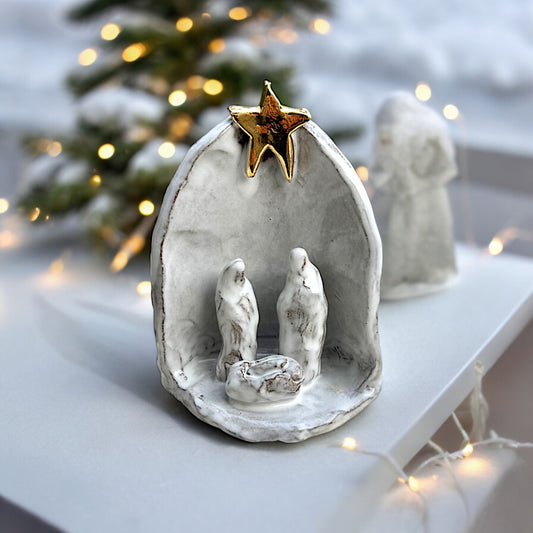 Nativity Antique White w/22K Gold Luster Star Small