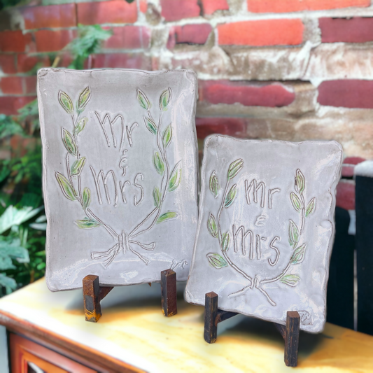 Mr & Mrs Tray w/Green Laurel Wreath