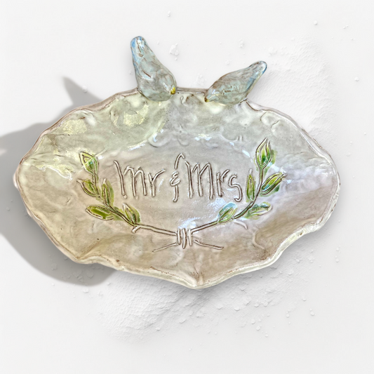 Mr & Mrs Throw All Dish w/2 Birds & Green Laurel Wreath