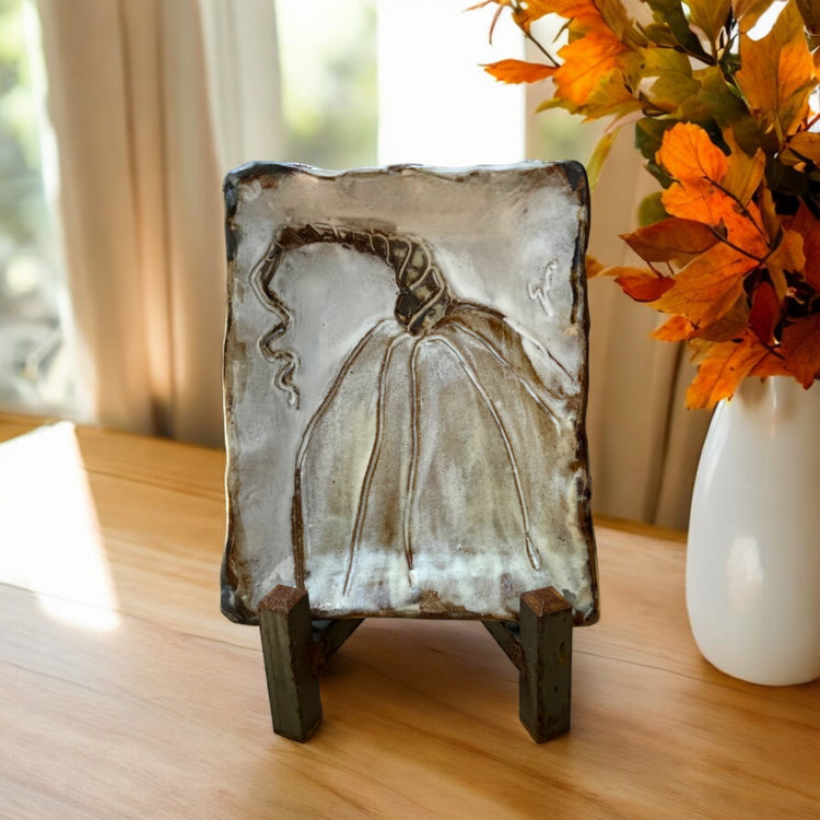 Pumpkin Tray Antique White  5" X 6½"