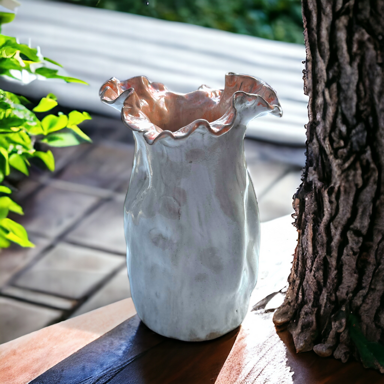 Sak Vase  7" X 6"  Antique White w/Coral Center