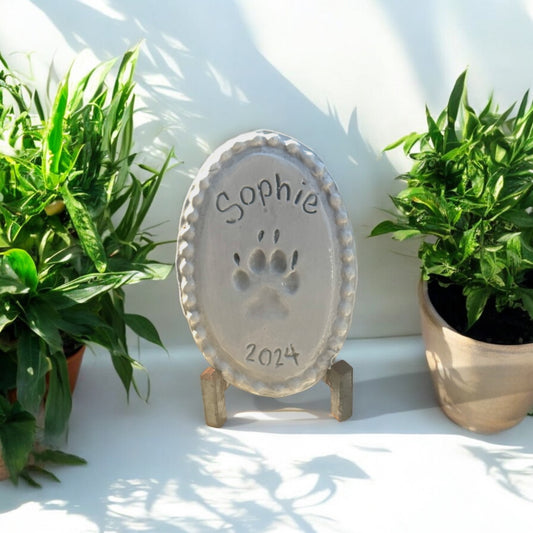 Paw Print Small Dog w/Handwritten Name, Year