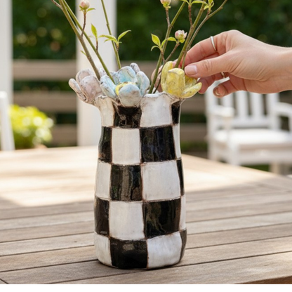 No. 2 Vase w/Checkerboard and 5 Flowers aound the top.