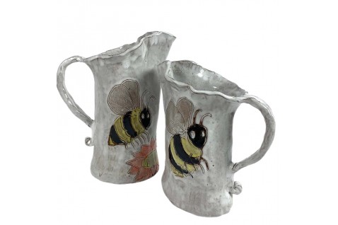 Pitcher, Bumble Bee