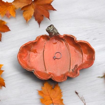 Ring Dish Pumpking Orange 7½" W