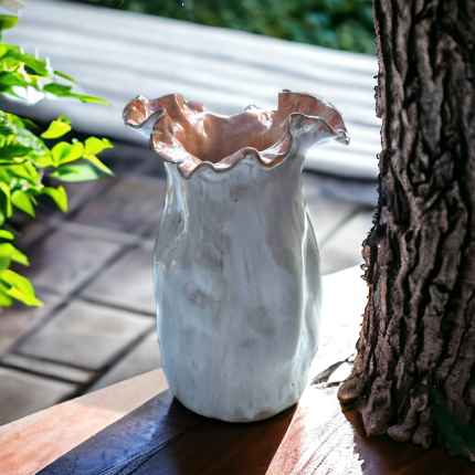 Sak Vase  7" X 6"  Antique White w/Coral Center