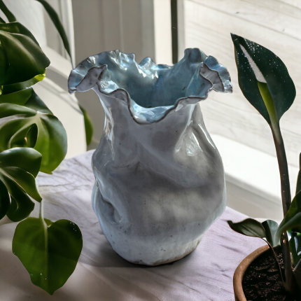 Sak Vase  7" X 6"  Antique White w/Blue Center